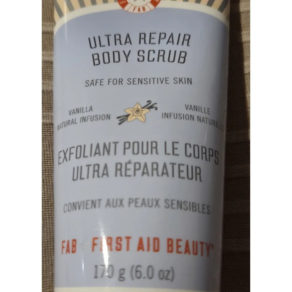 First Aid Beauty Ultra Repair Scub Vanilla Infusion Sensitive‎ Skin Safe 6oz